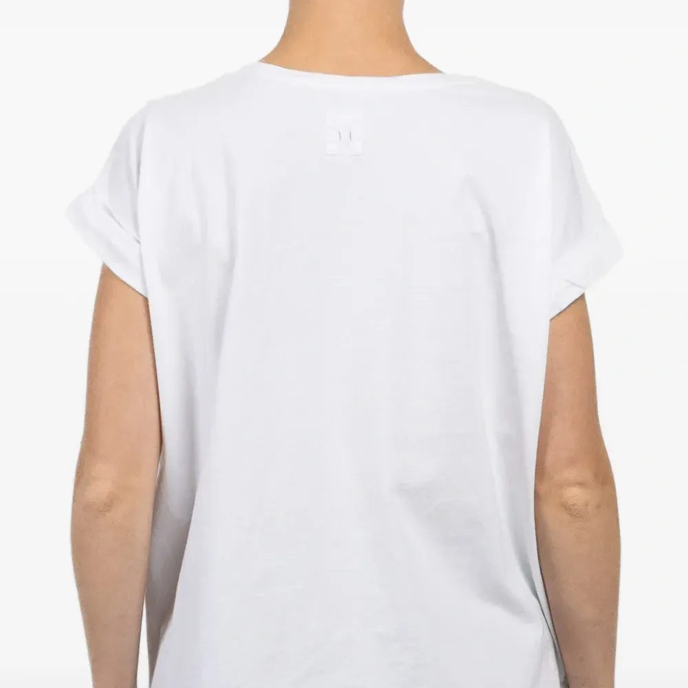 Футболка с закатанными рукавами