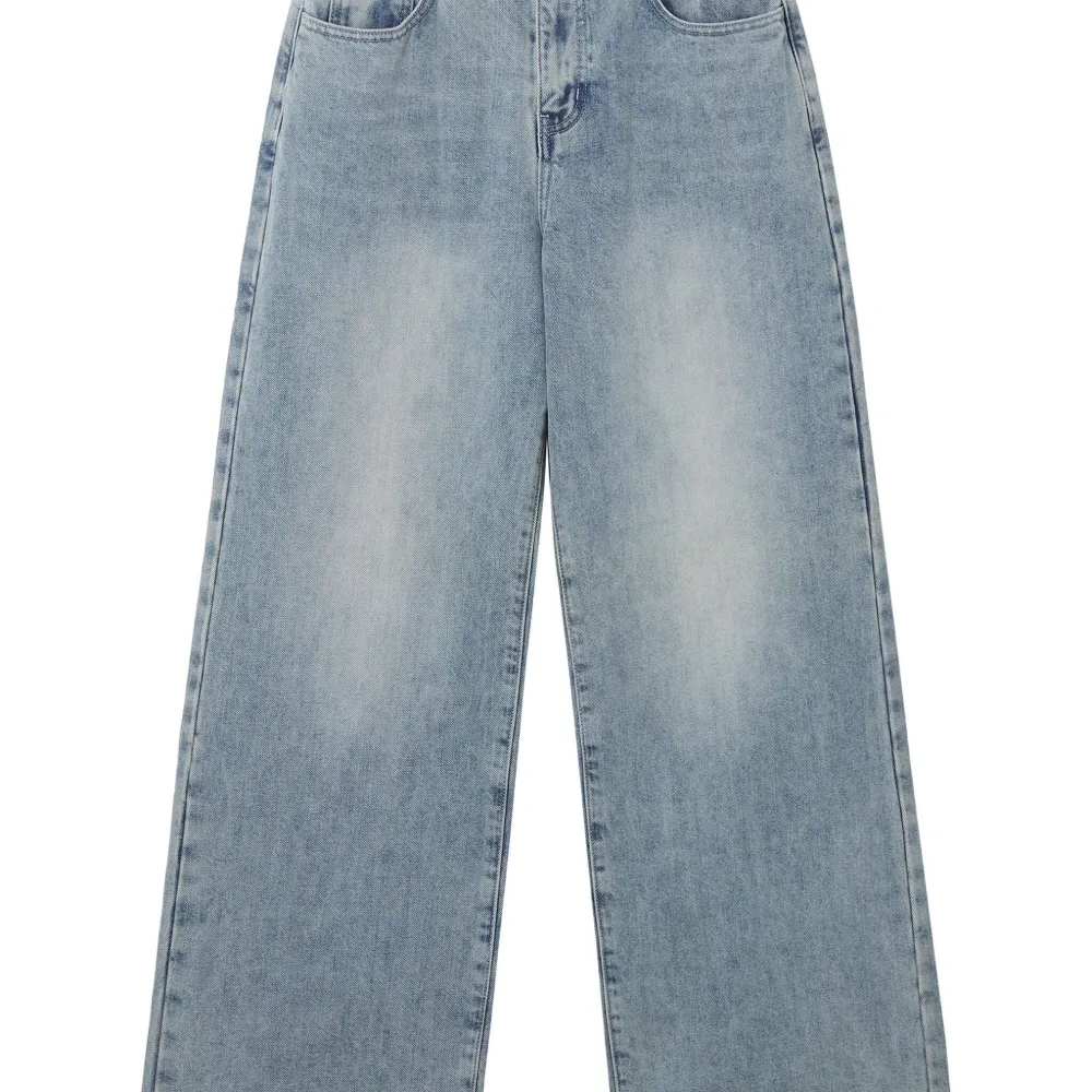 Джинсы с карманами