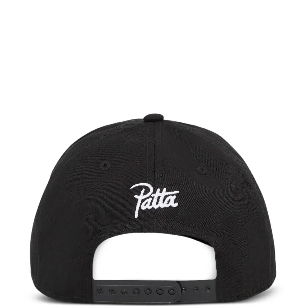 Бейсболка с вышитым логотипом