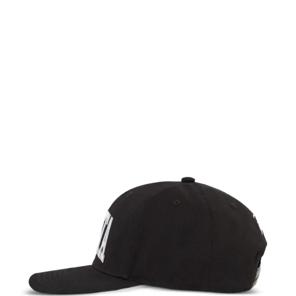 Бейсболка с вышитым логотипом