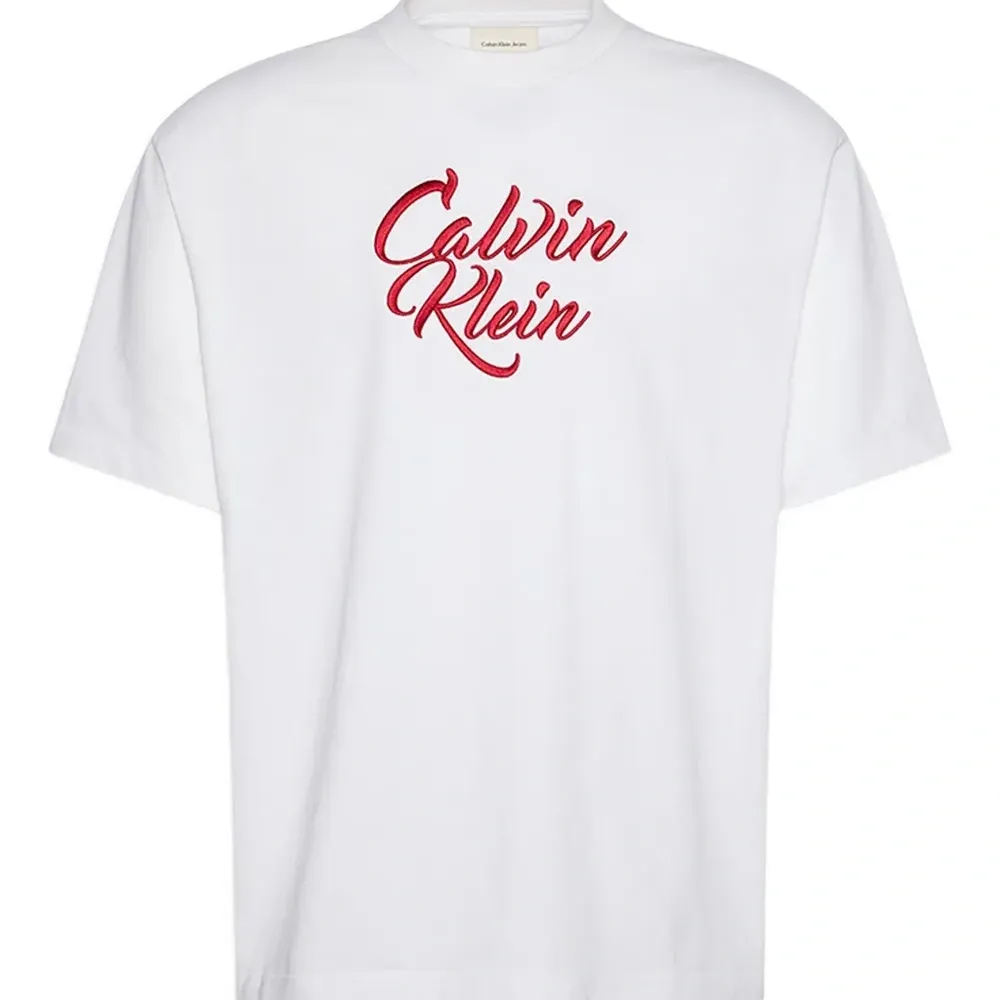 Футболка с вышивкой