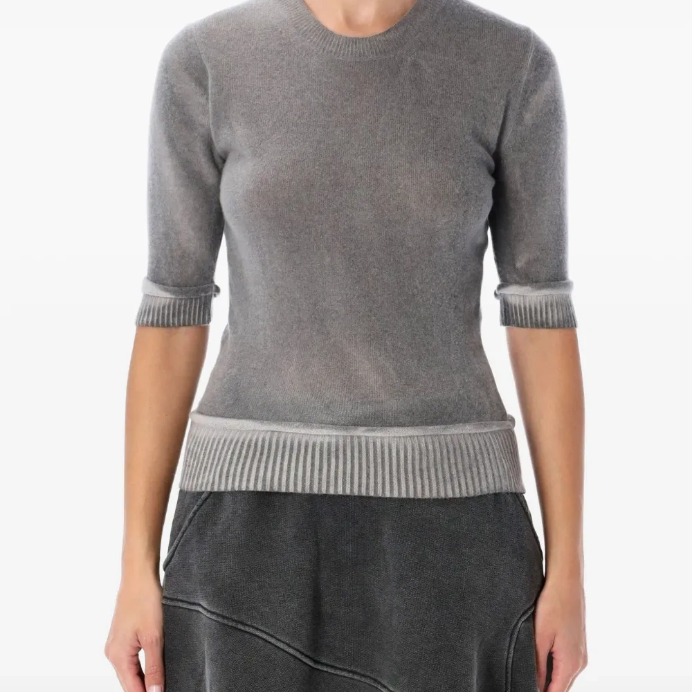 Футболка с отделкой в рубчик