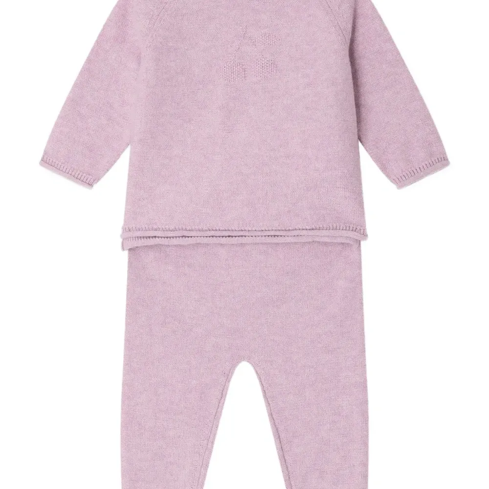 Комплект из свитера и брюк