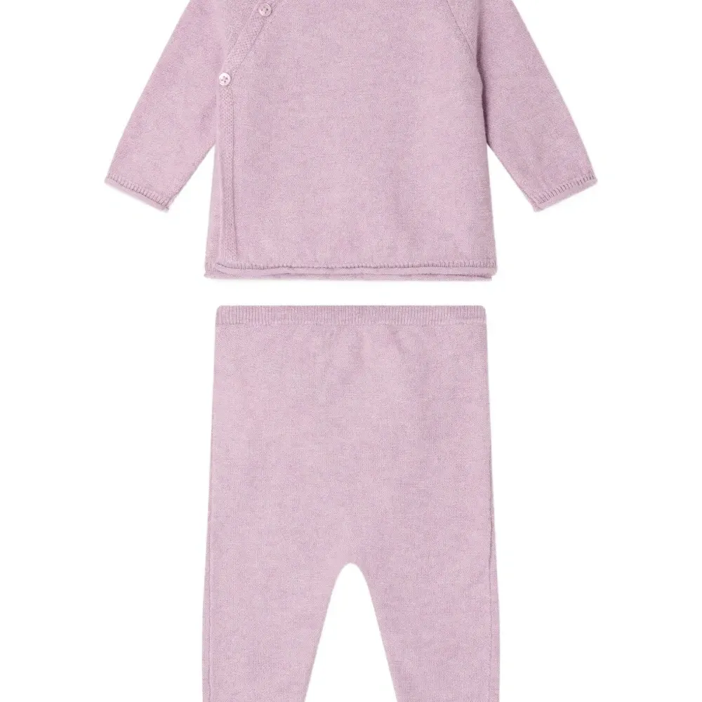 Комплект из свитера и брюк