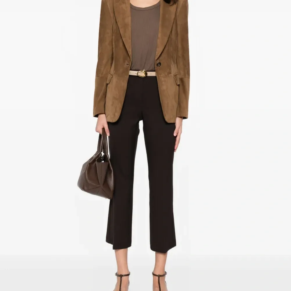 Брюки на пуговицах