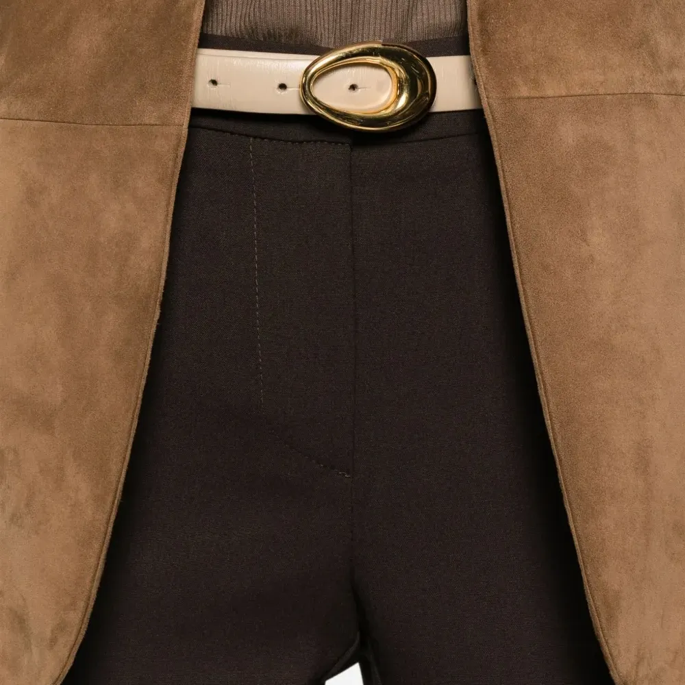 Брюки на пуговицах