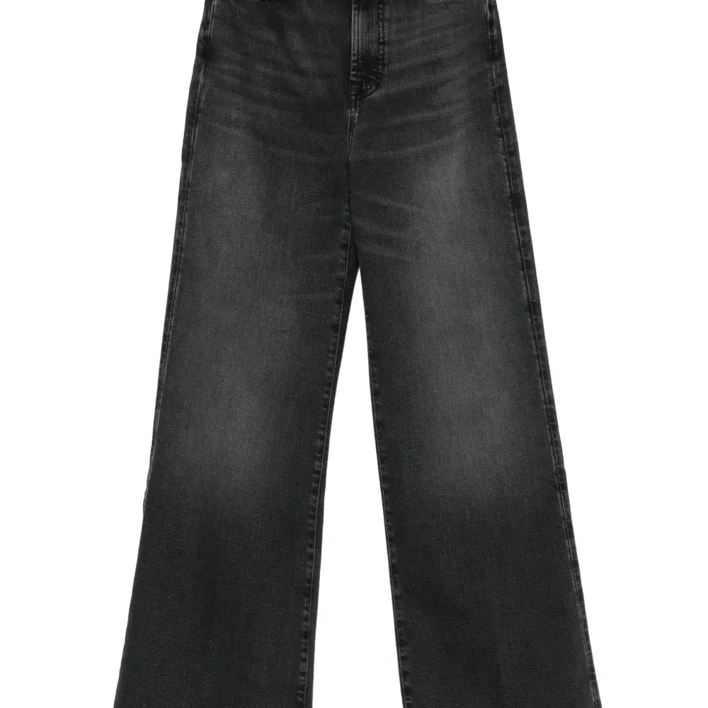 Джинсы с карманами сзади