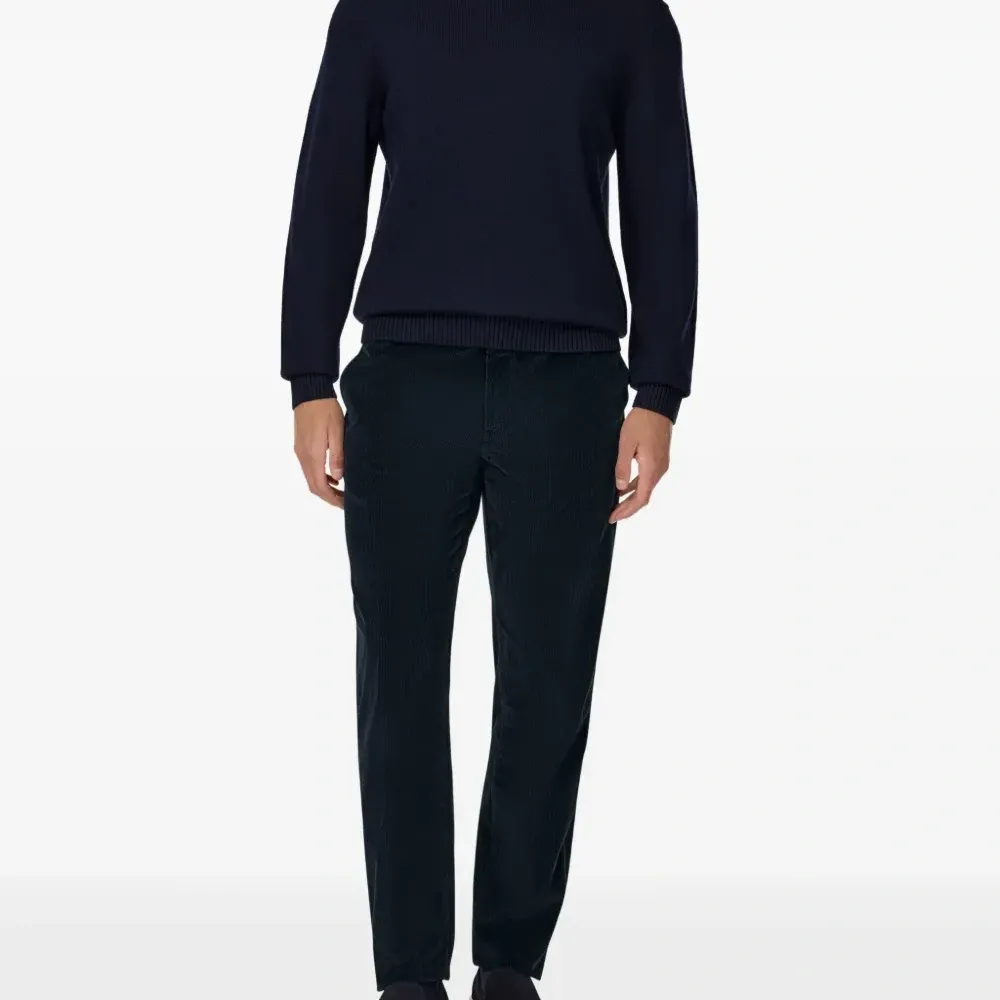 Брюки с застежкой на пуговицу Брюки с застежкой на пуговицу