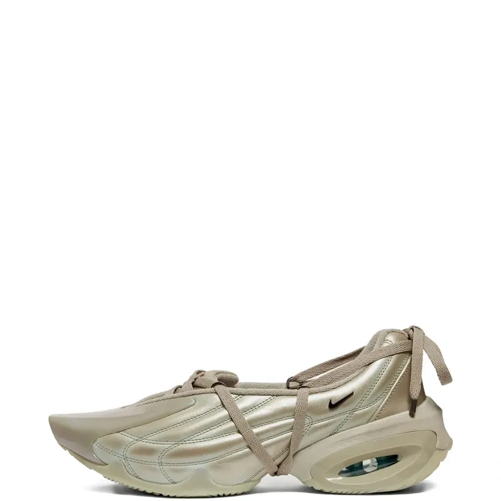 Кроссовки Air Max Muse из коллаборации с KNWLS