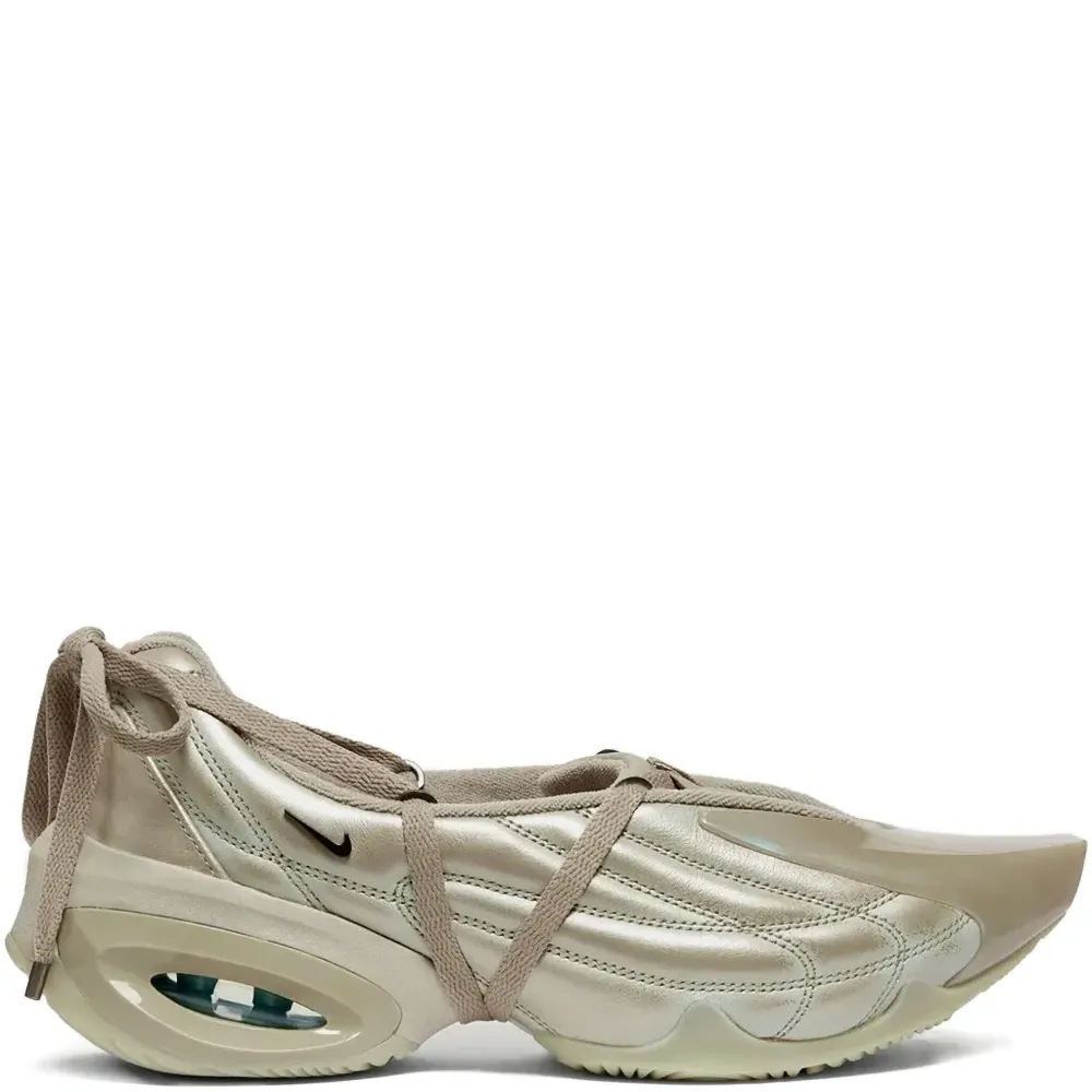 Кроссовки Air Max Muse из коллаборации с KNWLS