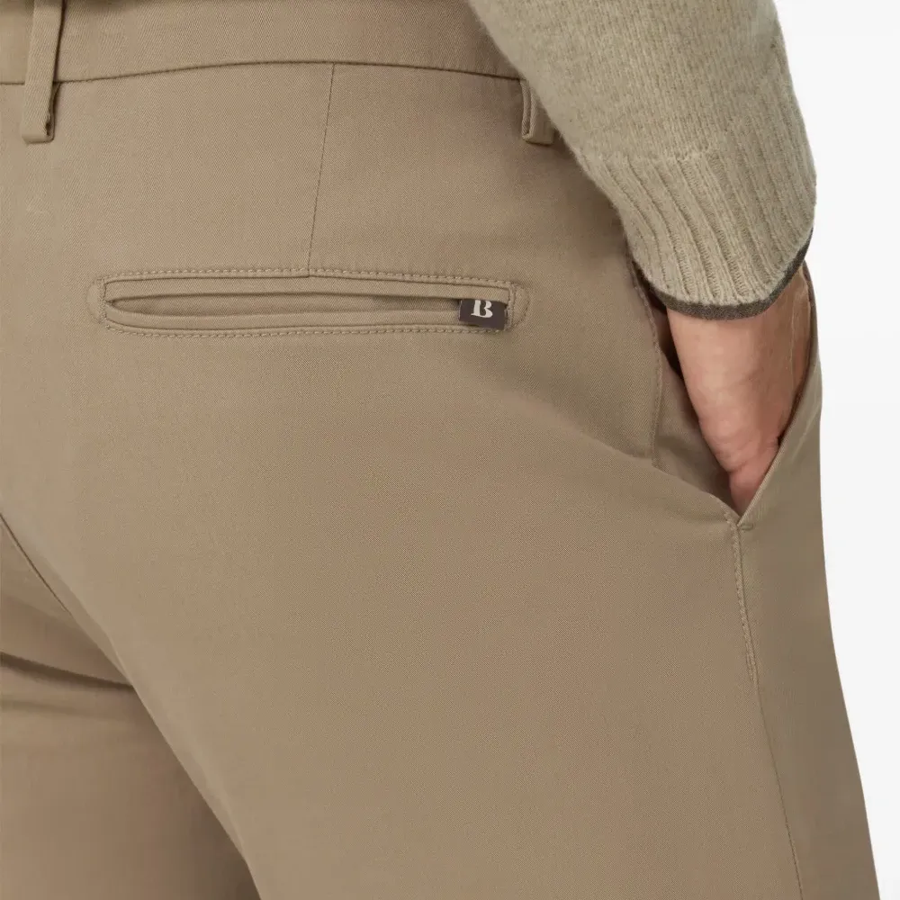 Брюки с карманами