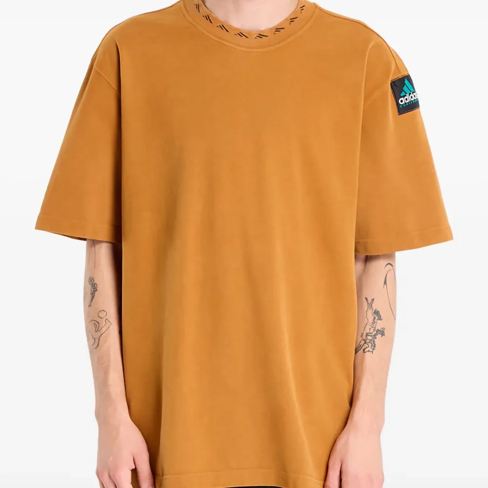 Футболка EQT