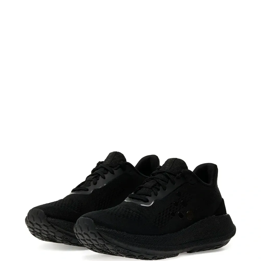 Кроссовки на шнуровке