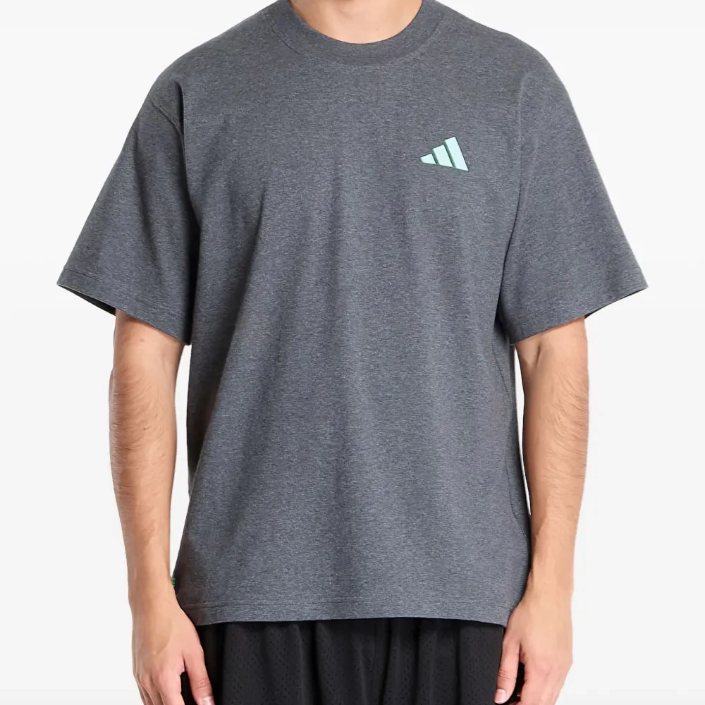 Футболка с логотипом из коллаборации с Mercedes