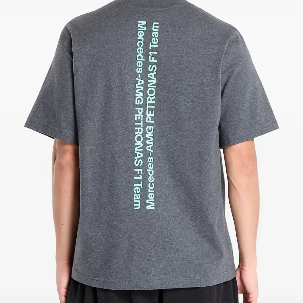 Футболка с логотипом из коллаборации с Mercedes
