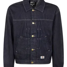 Джинсовая куртка на пуговицах