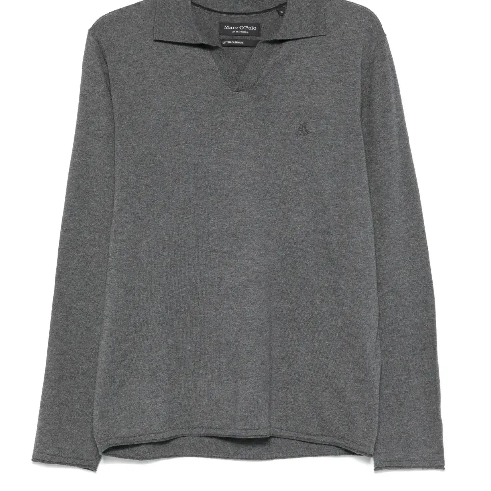 Топ с V-образным вырезом и длинными рукавами Топ с V-образным вырезом и длинными рукавами