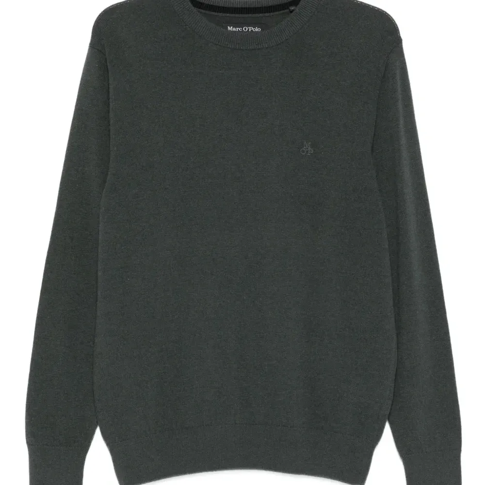 Свитер с круглым вырезом