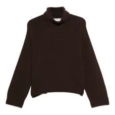 Свитер с воротником-стойкой