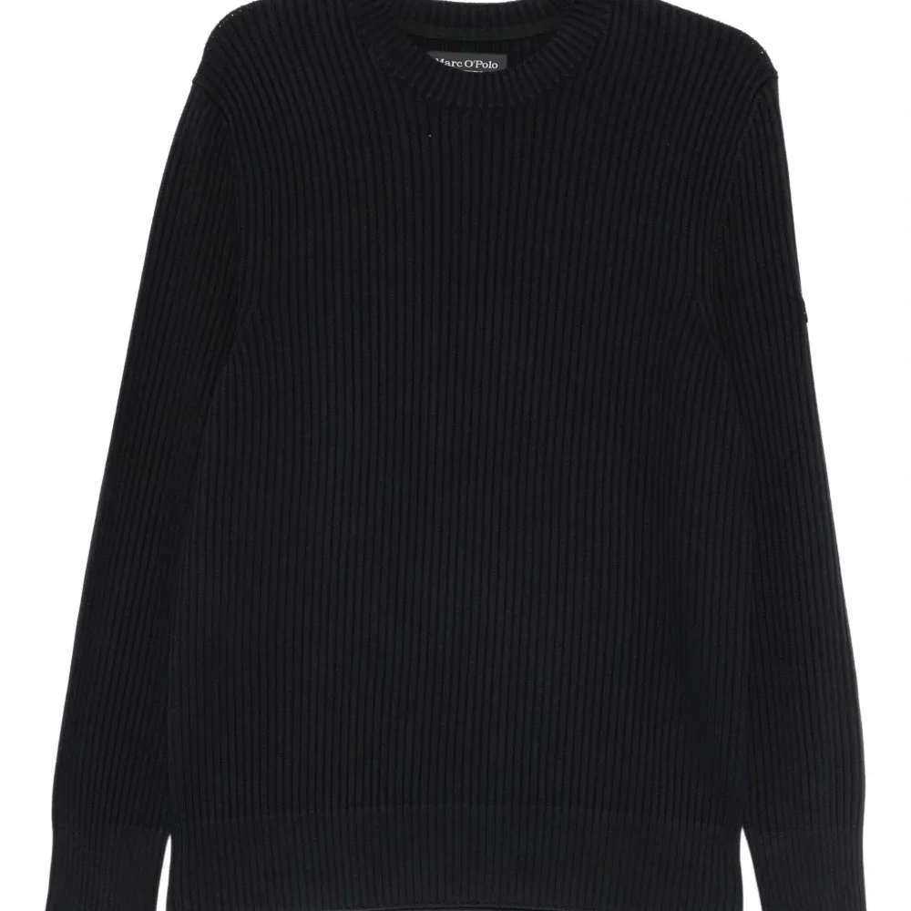 Свитер в рубчик