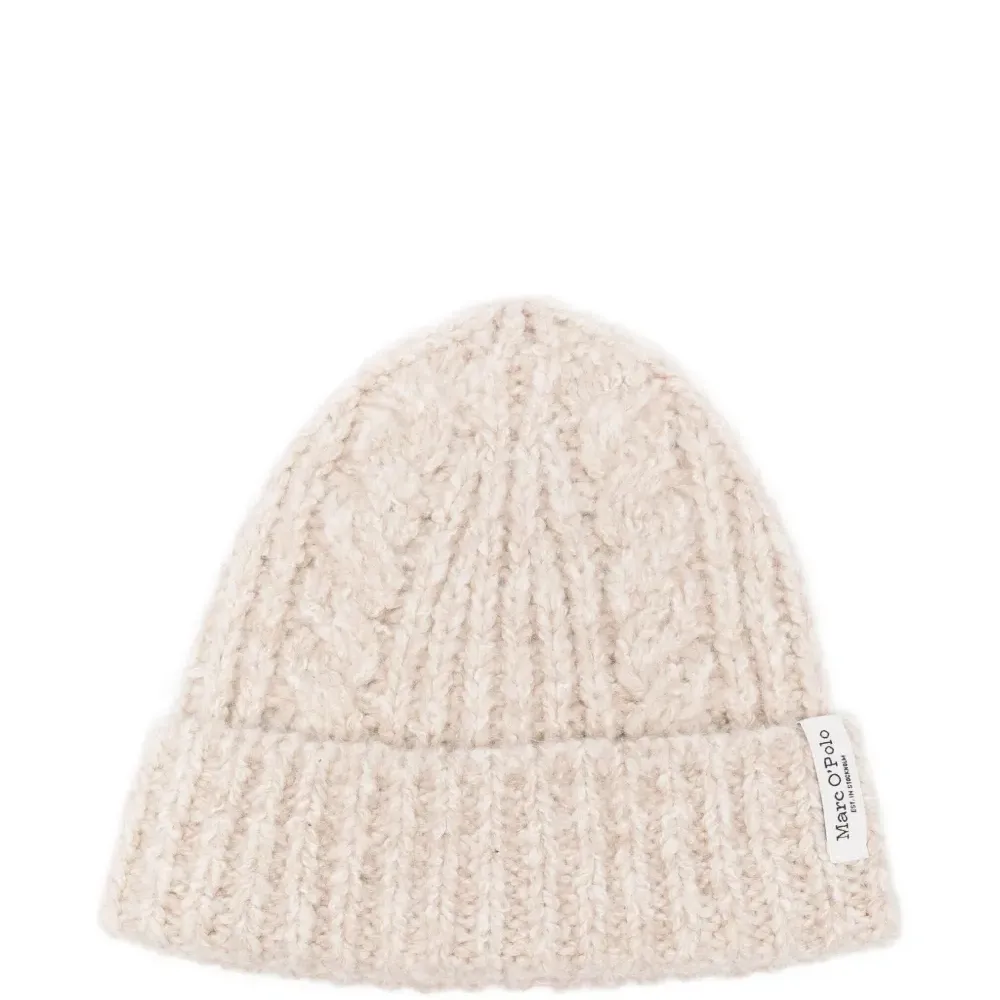 Шапка бини фактурной вязки