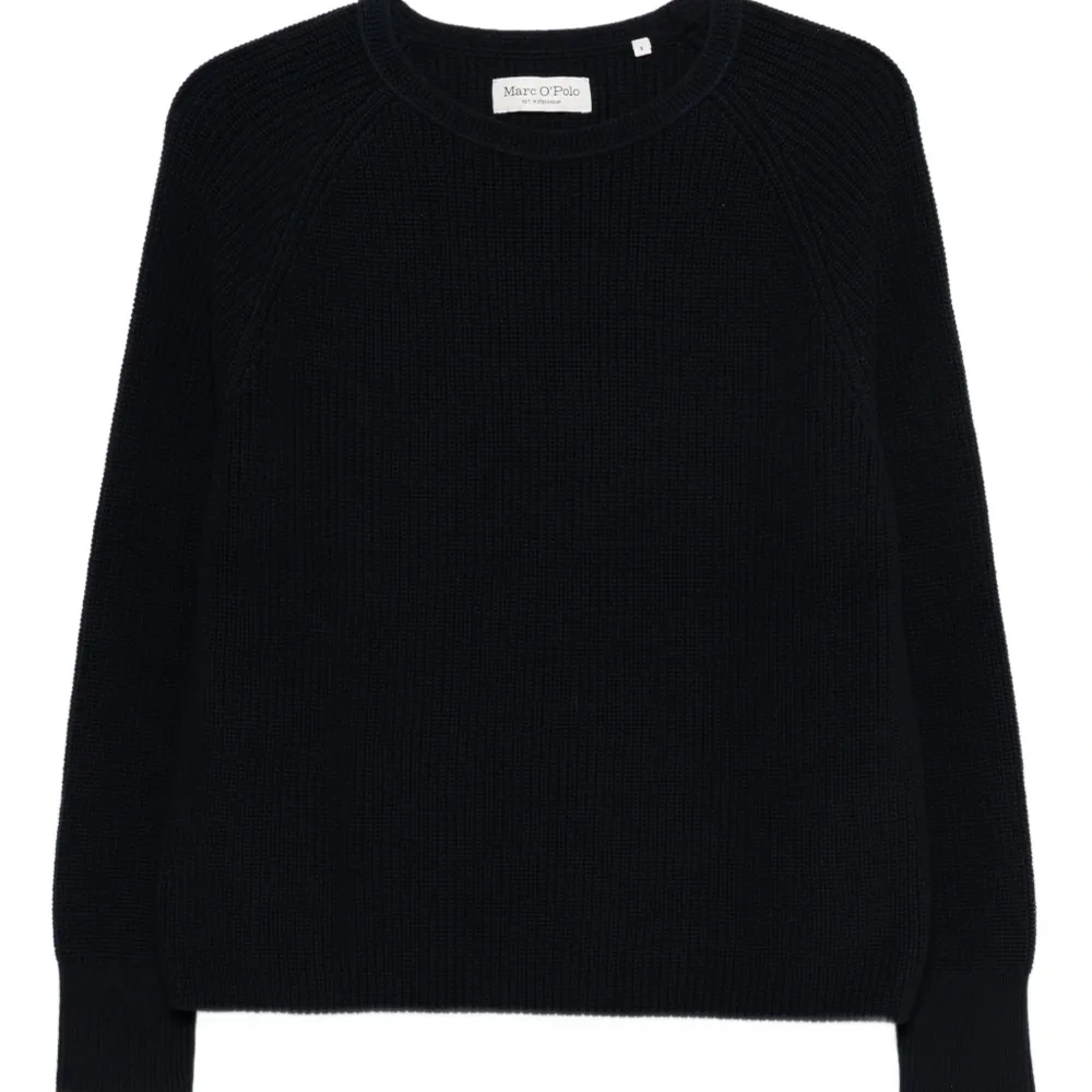 Свитер в рубчик