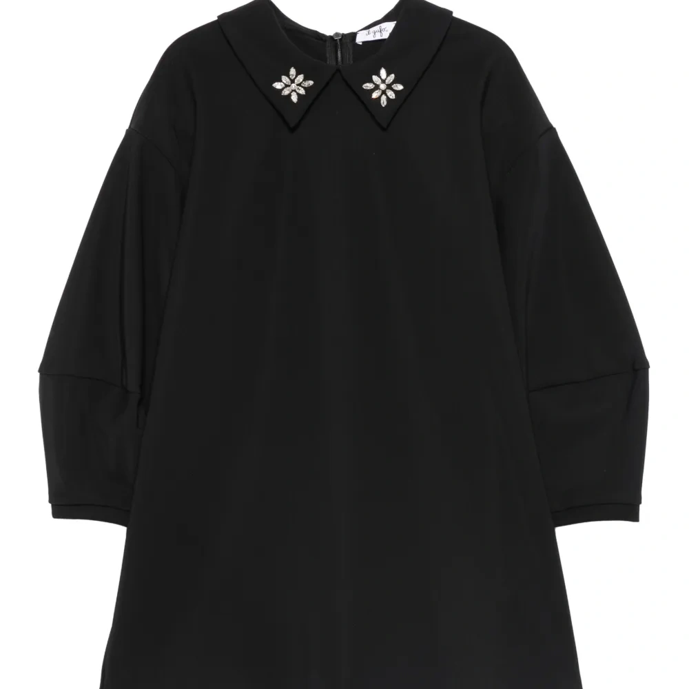 Платье с декорированным воротником