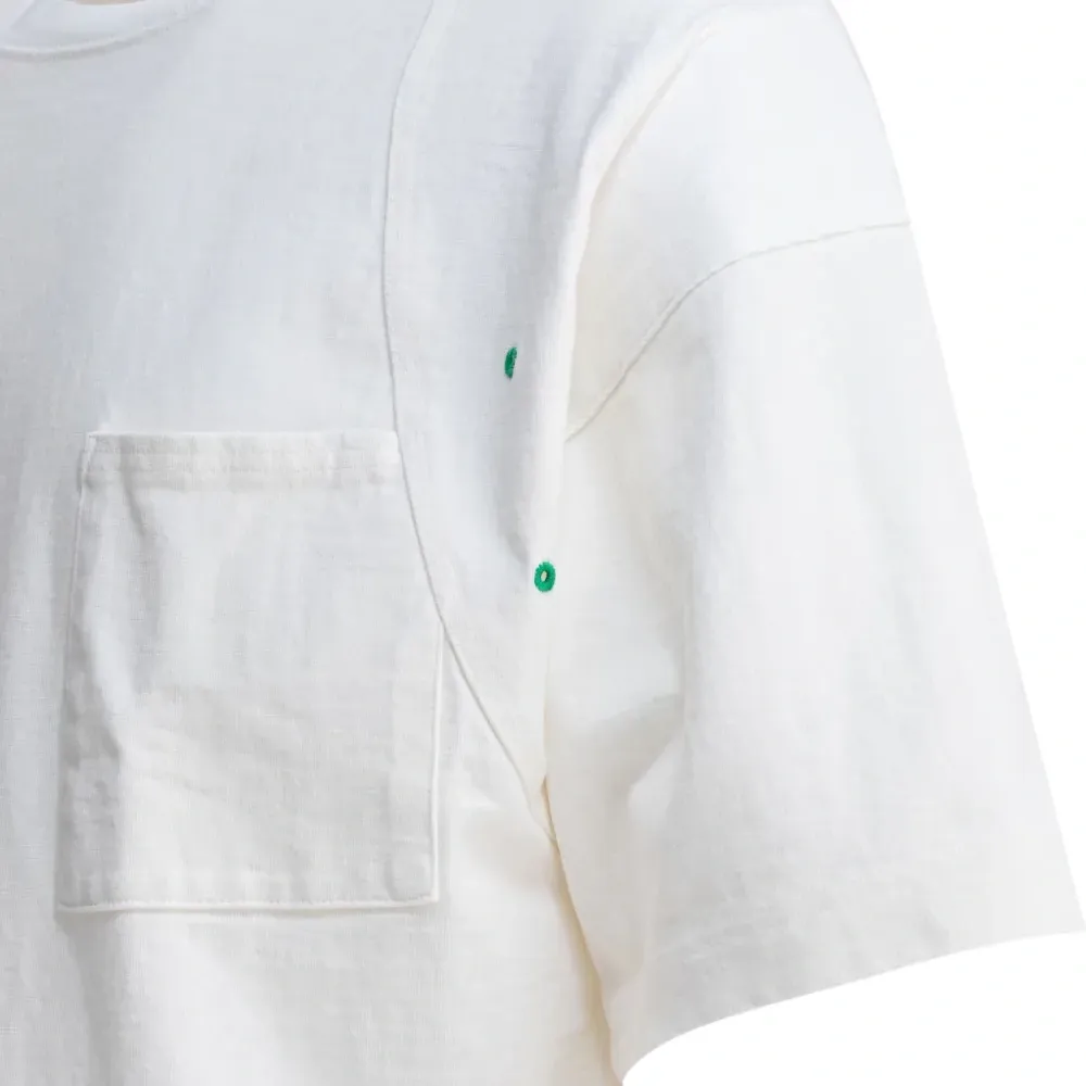 Футболка с карманом и вставками