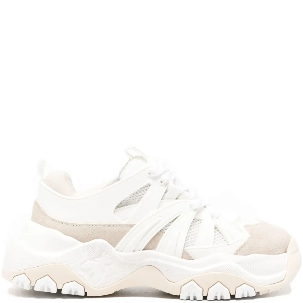 Кроссовки с вырезами