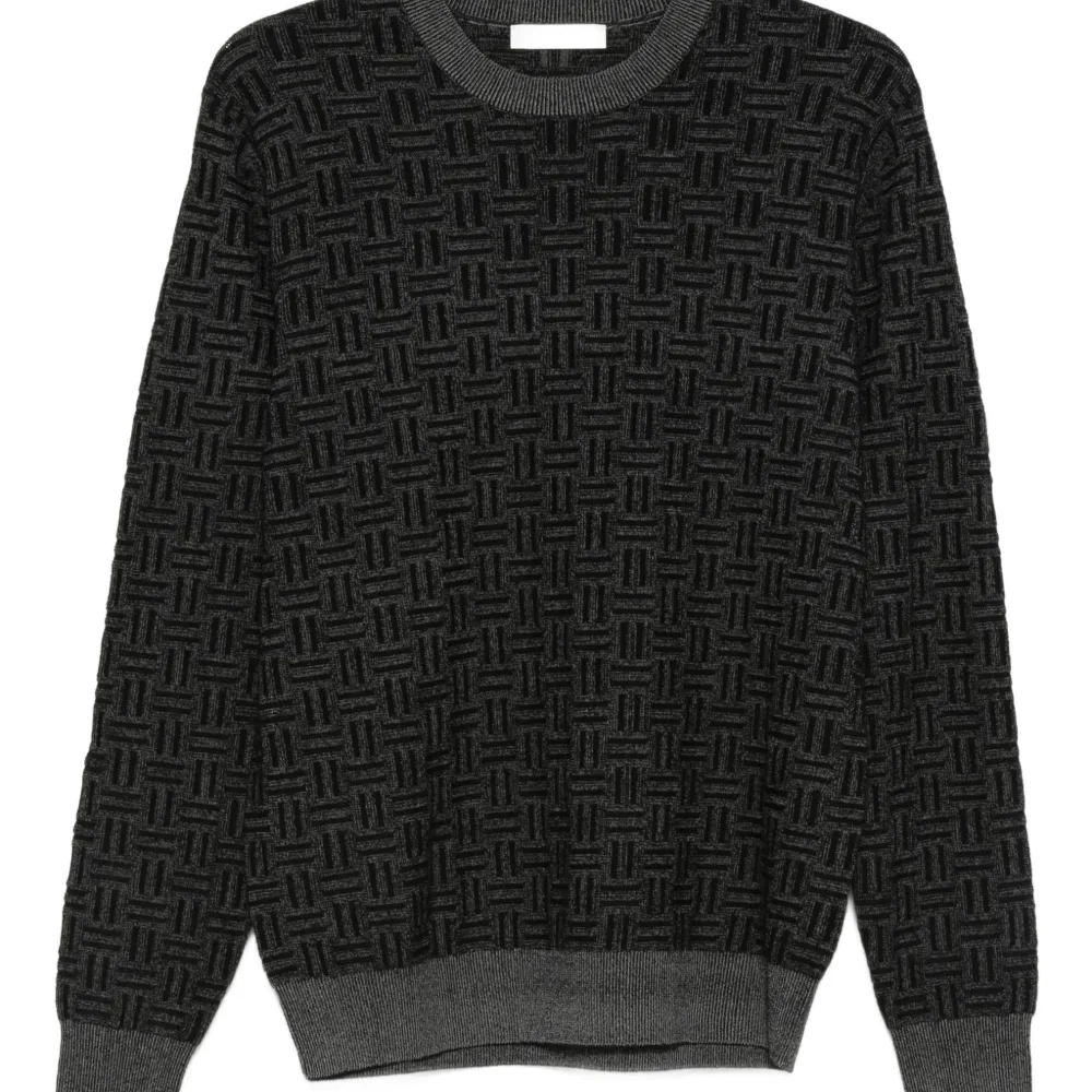 Свитер с круглым вырезом