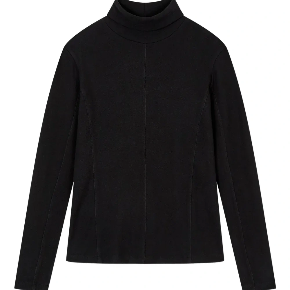 Топ с высоким воротником и длинными рукавами