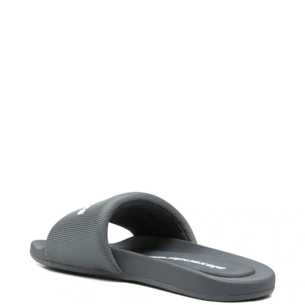 Шлепанцы с логотипом