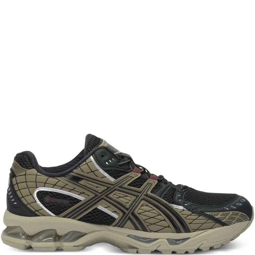 Кроссовки с сетчатыми вставками