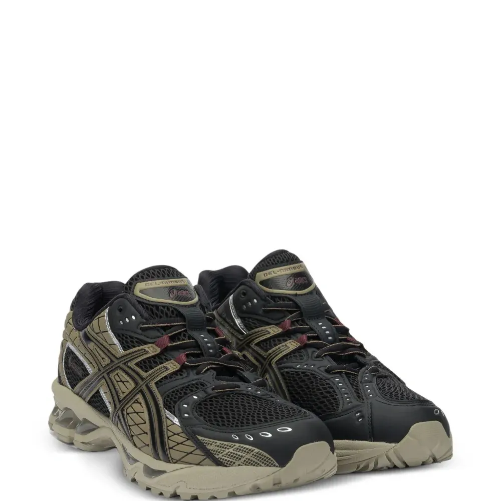 Кроссовки с сетчатыми вставками