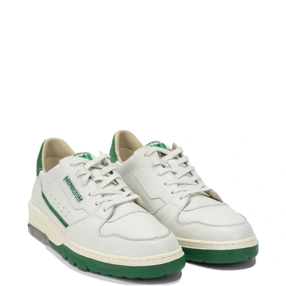 Кроссовки с перфорацией