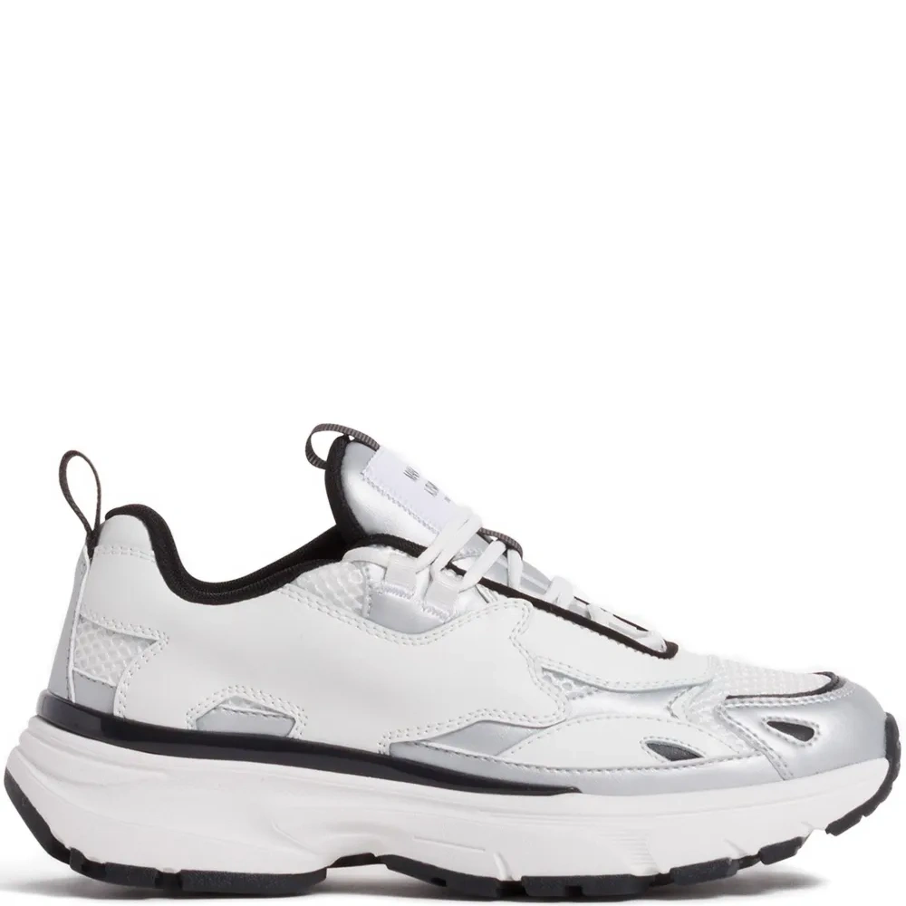 Кроссовки Sora с логотипом