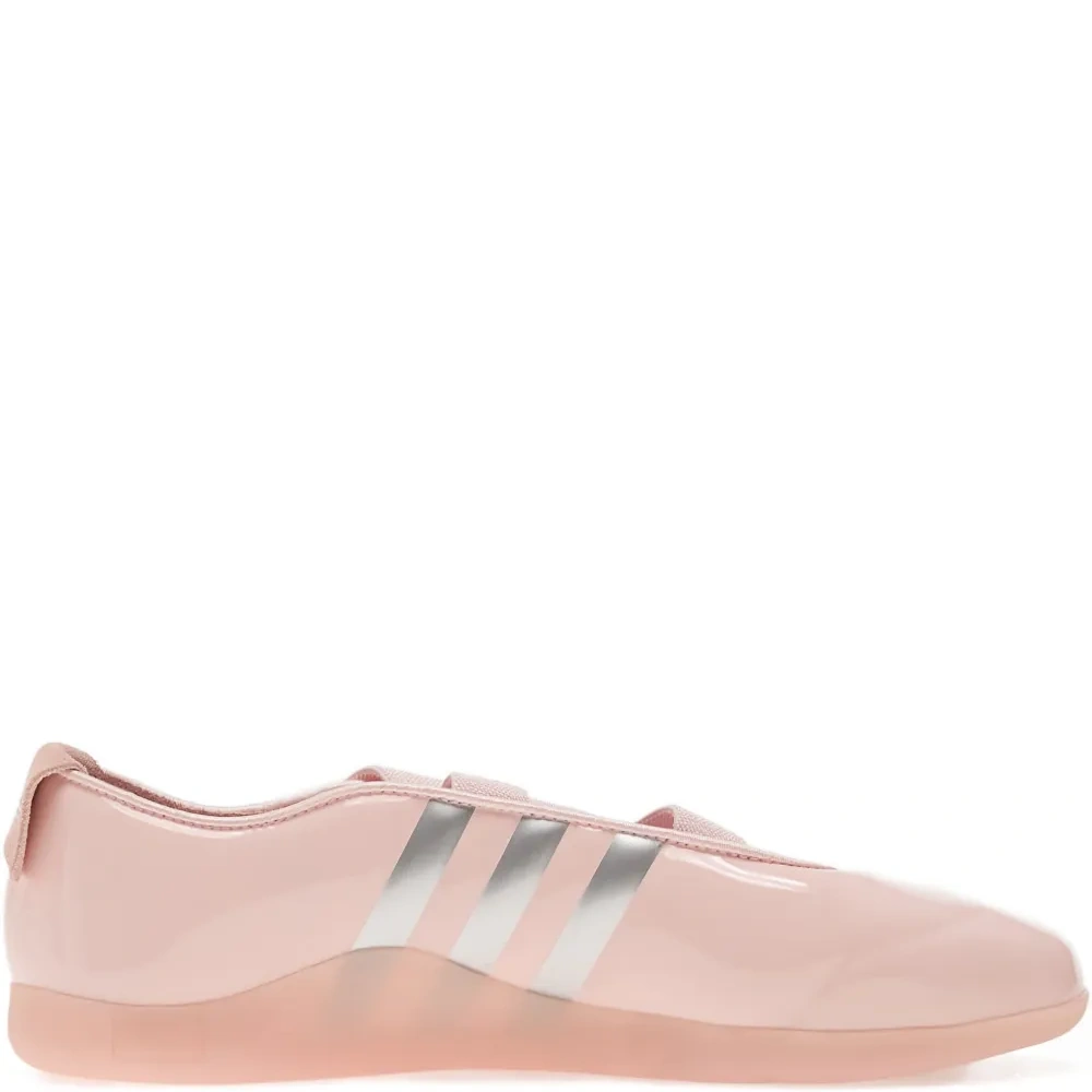 Кроссовки Taekwondo by Caroline Hú из коллаборации с Clot