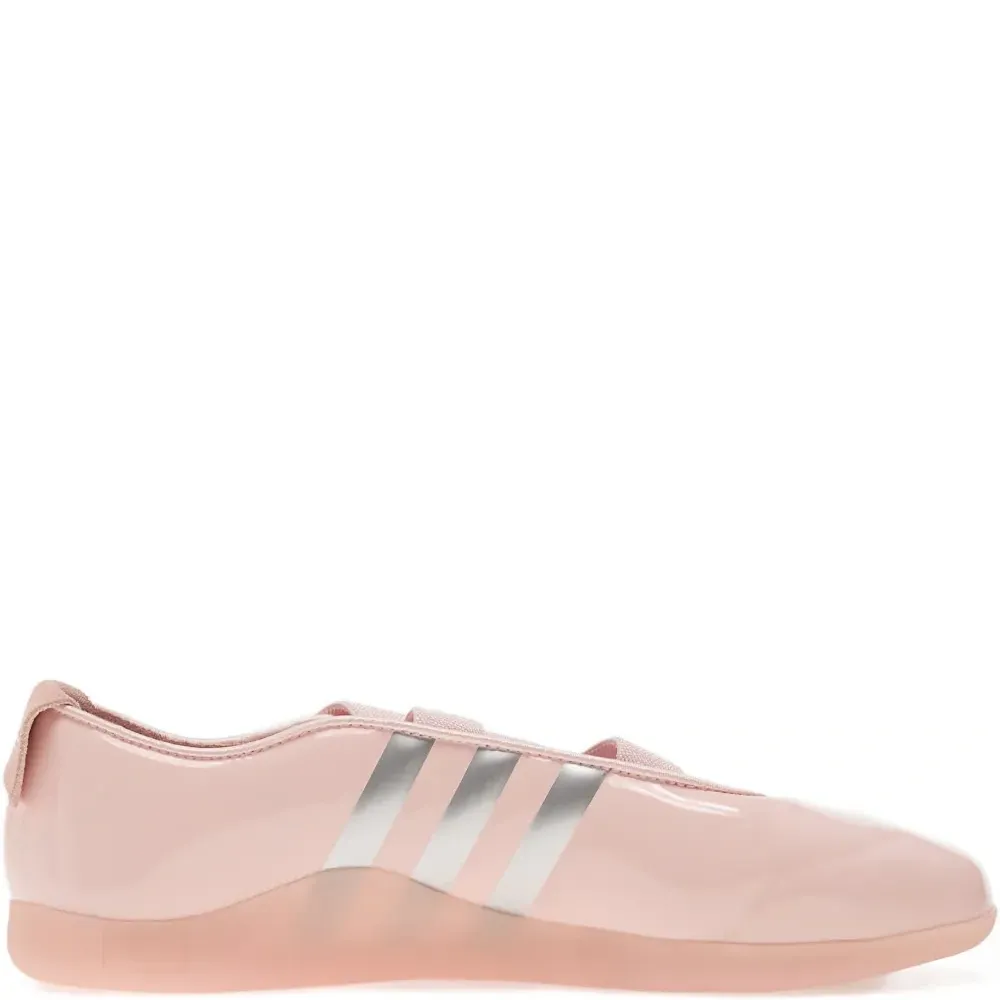 Кроссовки Taekwondo by Caroline Hú из коллаборации с Clot