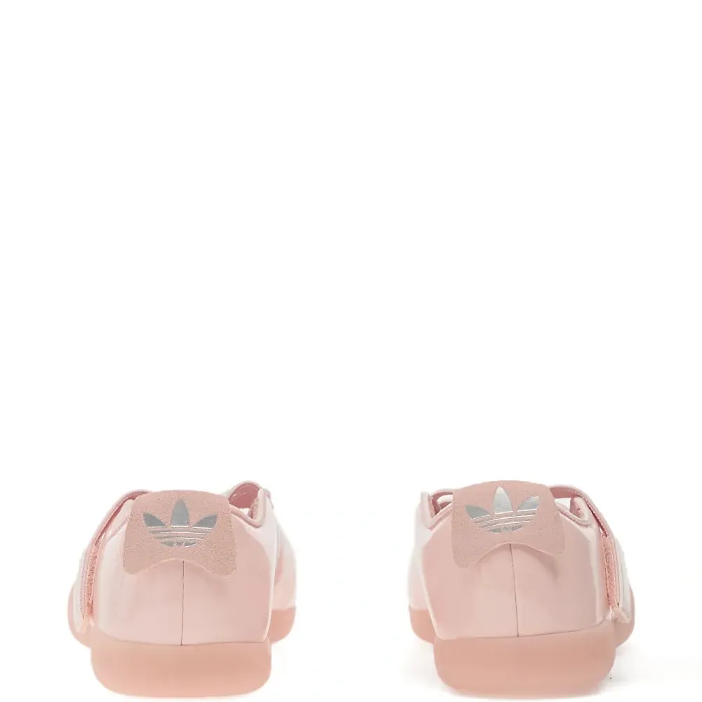 Кроссовки Taekwondo by Caroline Hú из коллаборации с Clot