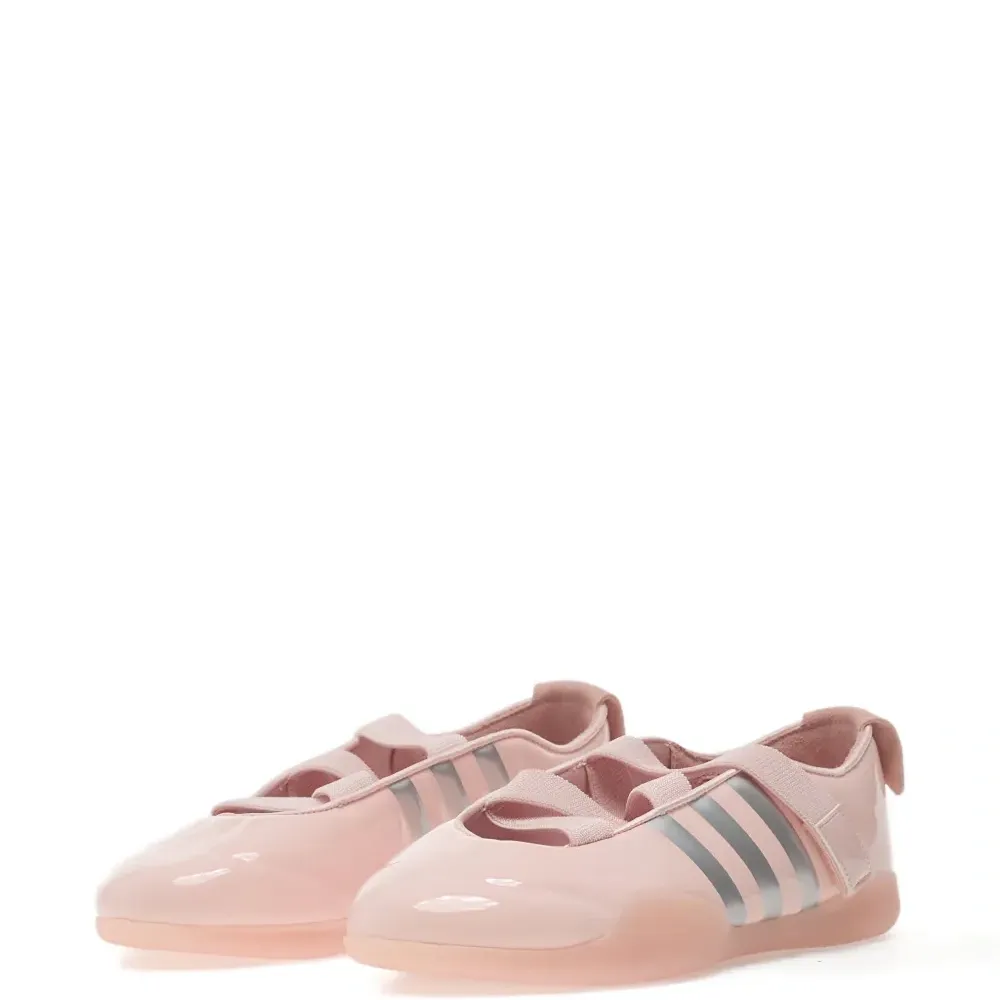 Кроссовки Taekwondo by Caroline Hú из коллаборации с Clot