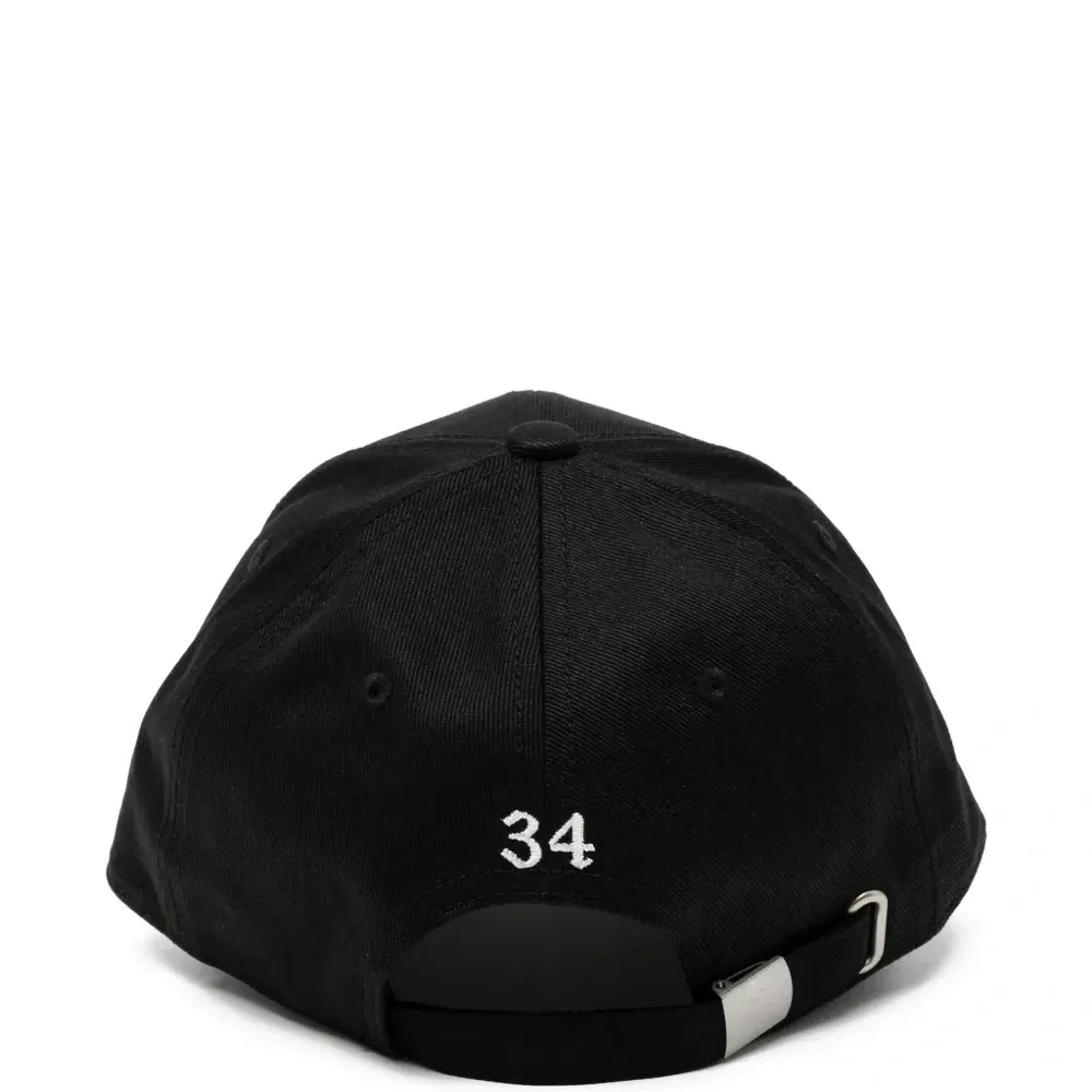 Бейсболка с вышитым логотипом