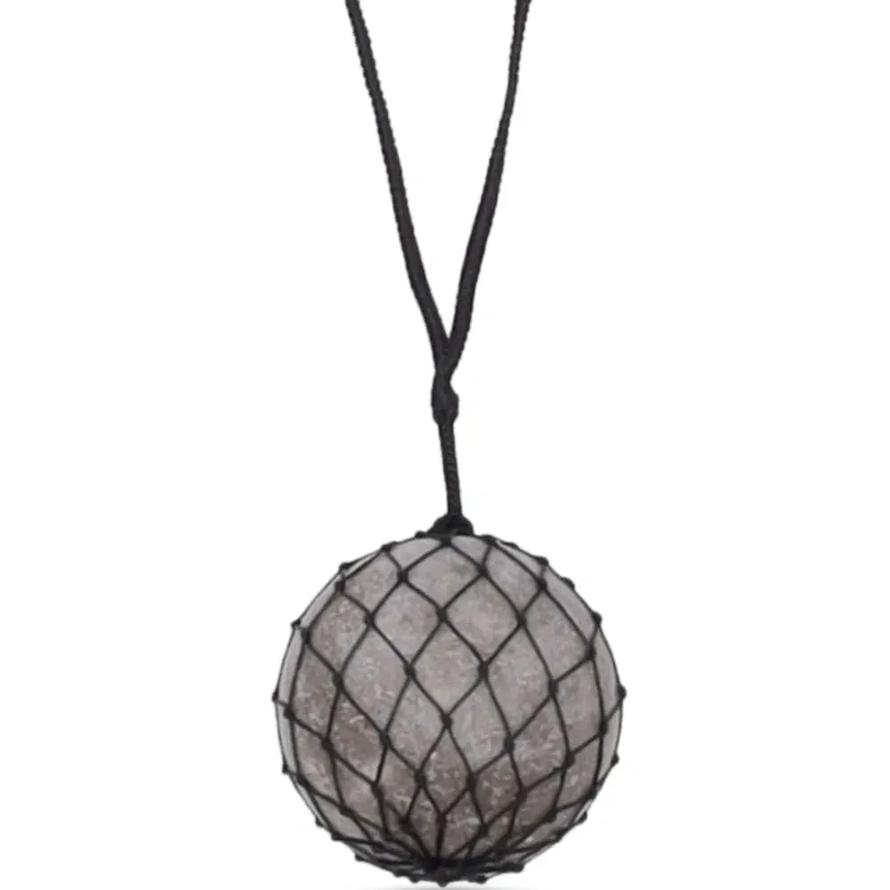 Колье со сферой и сеткой