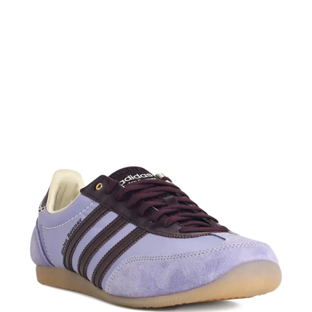 Кроссовки из коллаборации с Wales Bonner