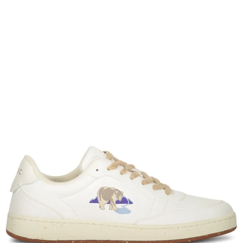 Кроссовки с вышивкой