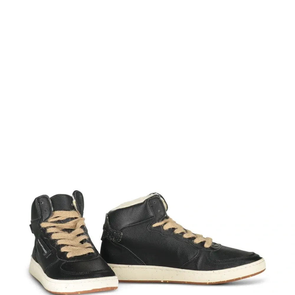 Высокие кроссовки с логотипом