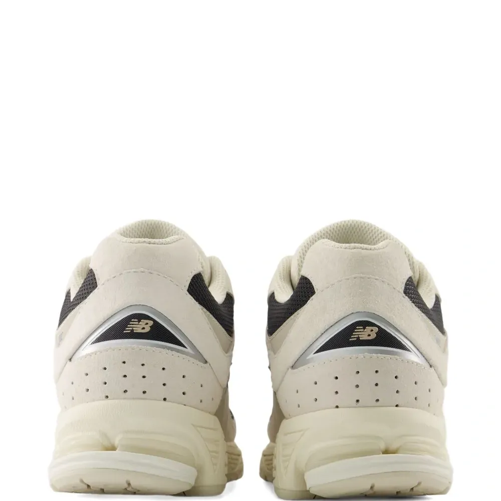 Кроссовки 2002R