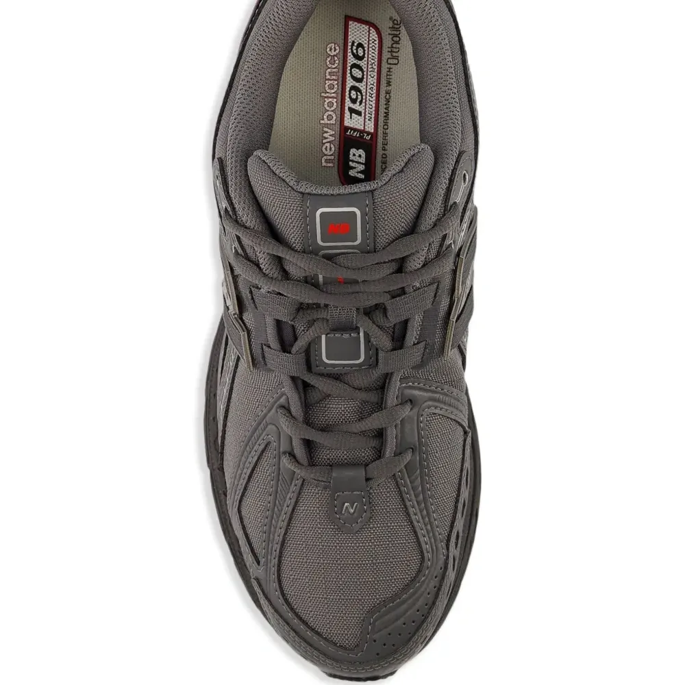 Кроссовки 1906R