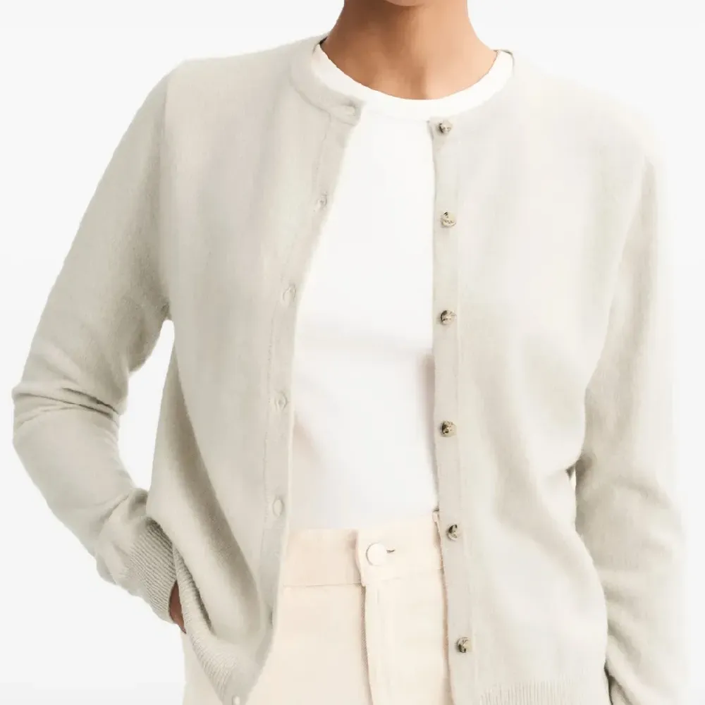 Кардиган с круглым вырезом Кардиган с круглым вырезом