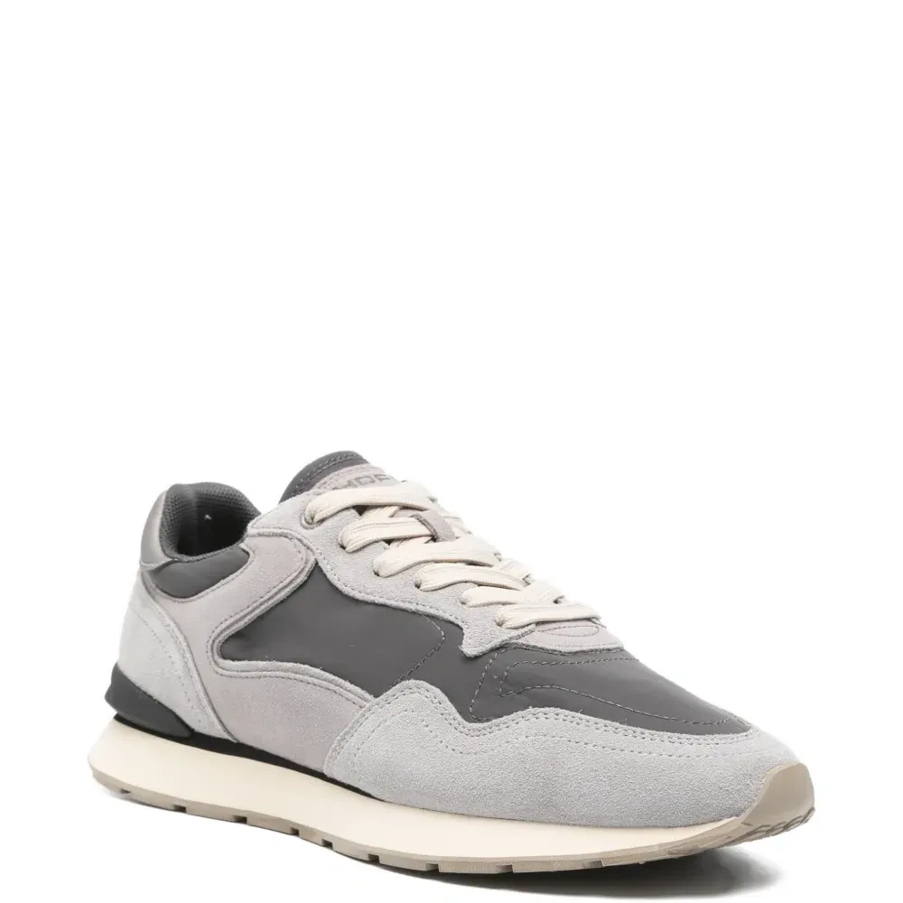 Кроссовки с вставками