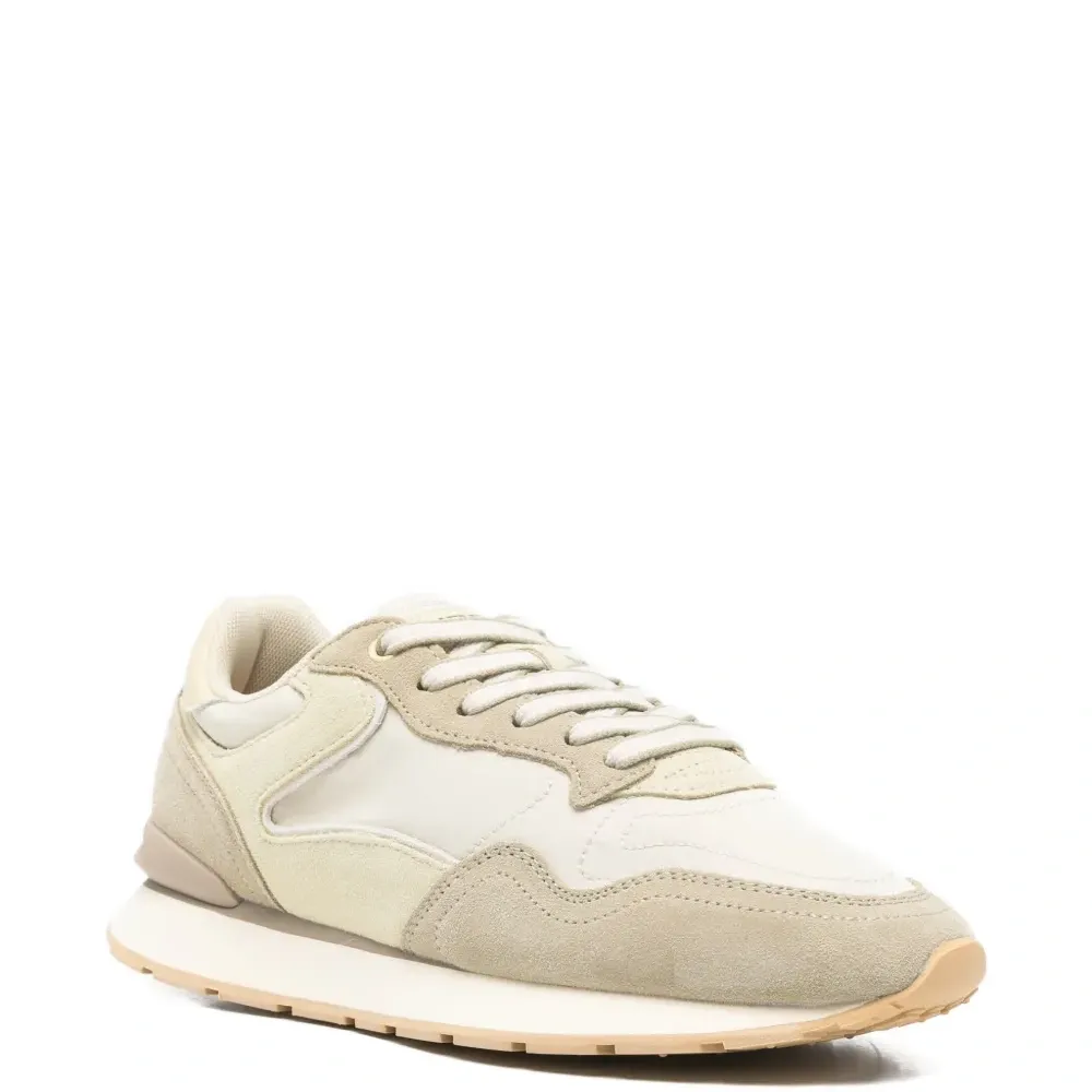 Городские кроссовки на шнуровке Городские кроссовки на шнуровке